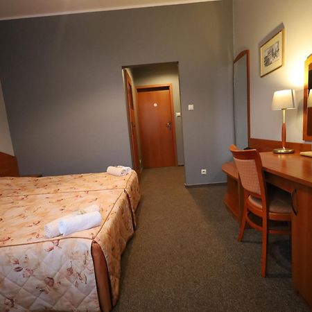 Nasz Klub - Pokoje Goscinne Poznan Bagian luar foto