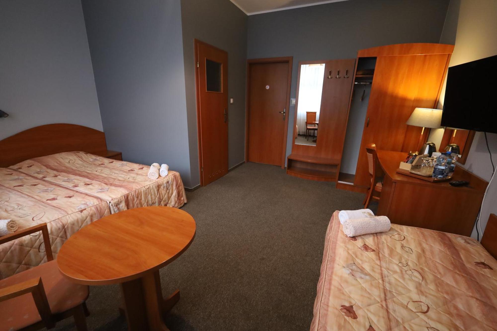 Nasz Klub - Pokoje Goscinne Poznan Bagian luar foto